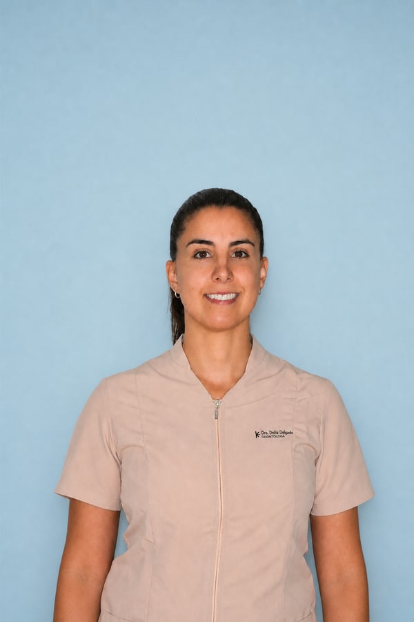 Delia Delgado Lorenzo, Odontóloga · Cirugía e implantes en Clínica Dentta