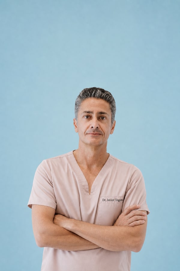 Javier Togores Guigou, Odontólogo · Cirugía e implantes en Clínica Dentta