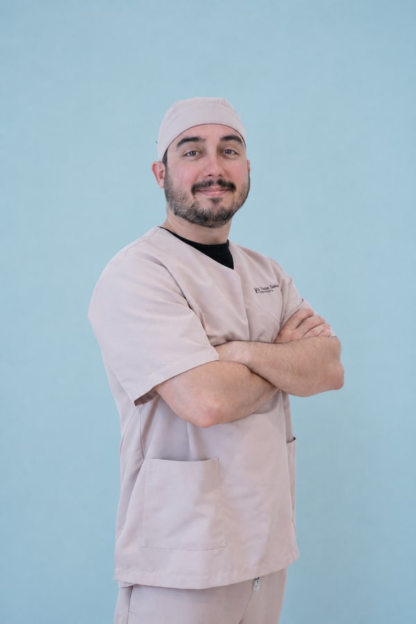 Óscar Alberto Santa Cruz García, Odontólogo · Endodoncia en Clínica Dentta
