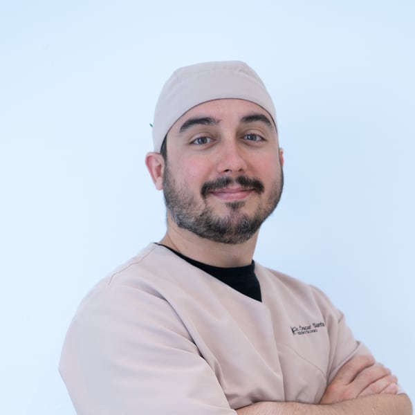 Óscar Alberto Santa Cruz García, Odontólogo · Endodoncia en Clínica Dentta